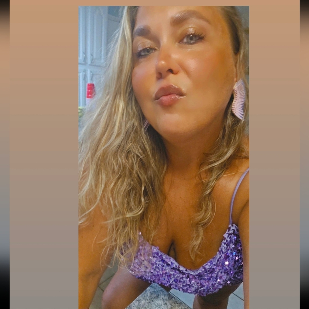 Meet your Posher, Anna AKA Anya The Hustler Or Million Dollar Baby🤪💕🤣